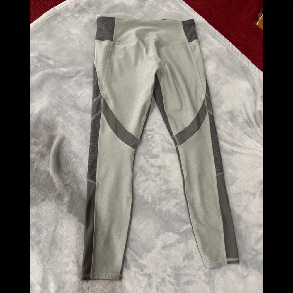 Athletic leggings